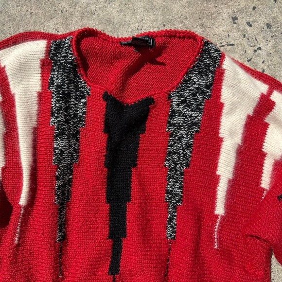 intage red sweater with grey, white and black pattern - Picture 2 of 5
